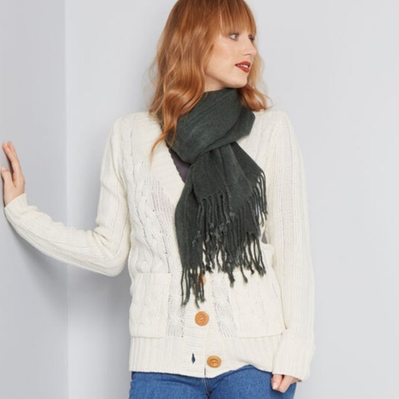 🆕🎁 Modcloth Under Cover Of Warmth Fringe Scarf - Picture 4 of 4